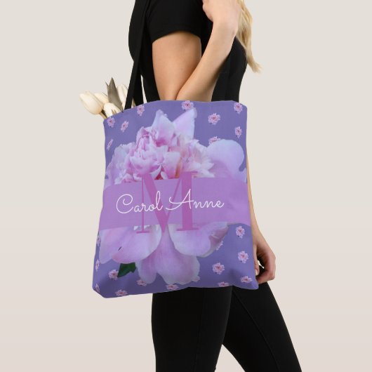 Pink Peony Floral Monogram Lila Tasche (Von Nahem)