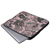 Pink peony flowers and moths laptopschutzhülle (Vorne Knopf)