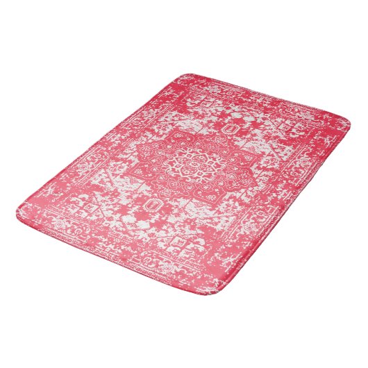 Pink Petals über Kilim Dreams Badematte (Schrägansicht)