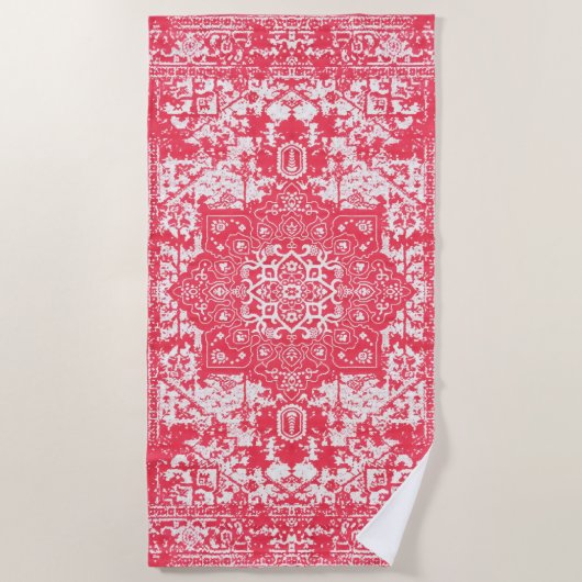 Pink Petals über Kilim Dreams Strandtuch (Vorderseite)