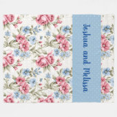 Pink Petunias und Sky Blue Daisies - Polka Dots Fleecedecke (Vorderseite (Horizontal))