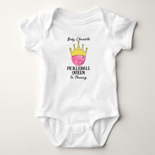 Pink Pickleball Queen in Training Baby Dusche Strampler