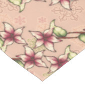 Pink Poinsettia Diagonal Strip Weihnachten Tischdecke (Schrägansicht)