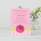 Pink Polka Dot Gerber Daisy Baby Shower Einladung (Stehend Vorderseite)