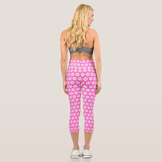 Pink Polka Dot Monogram Capri Leggings (Rückseite)