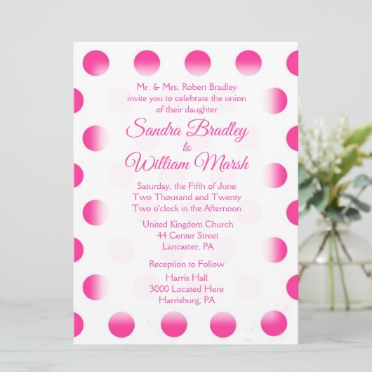 Pink Polka Dot Wedding Einladung (Stehend Vorderseite)