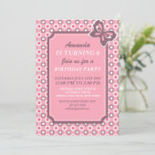 Pink Polka Dots and Butterfly Invitation Card Einladung (Stehend Vorderseite)