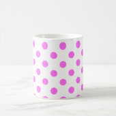 Pink Polka Dots Muster auf weißem Hintergrund Kaffeetasse (Mittel)