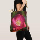 Pink Poppy in der Sonnenscheinfotografie Tasche (Von Nahem)