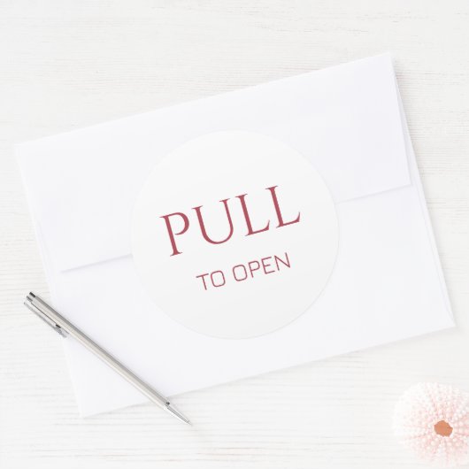 Pink Pull to Open Door Sign Runder Aufkleber (Umschlag)