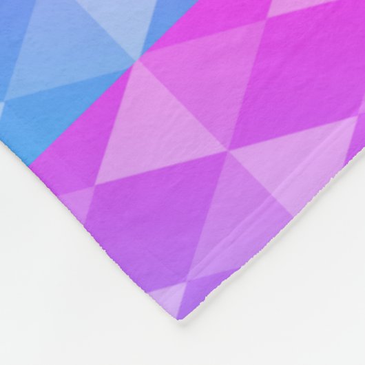 Pink, Purple, Blue Diamond Pattern Fleecedecke (Ecke)