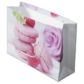 Pink Raspberry Macarons Foto Große Geschenktüte (Vorderseite Schrägansicht)