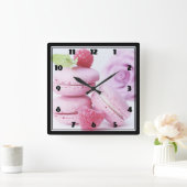 Pink Raspberry Macarons Foto Quadratische Wanduhr (Zuhause)