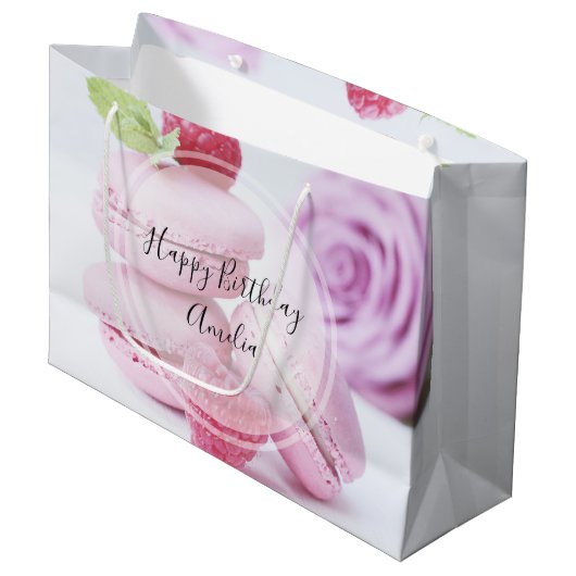 Pink Raspberry Macarons French Pastry Birthday Große Geschenktüte (Vorderseite Schrägansicht)