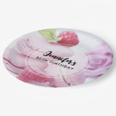 Pink Raspberry Macarons French Pastry Birthday Pappteller (Schrägansicht)