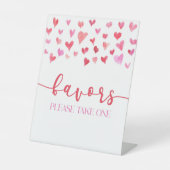 Pink Red Hearts Valentine Party Favors Table Sign Sockelschild (Vorderseite)