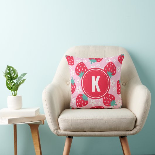 Pink Red Strawberries Floral Pattern Monogram Kissen (Stuhl )