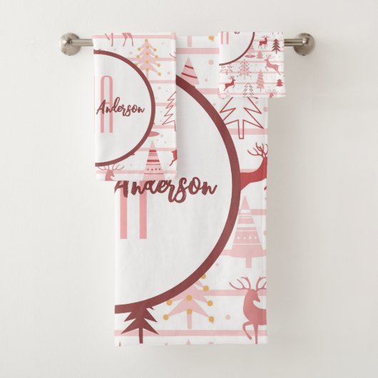 PINK REINDEER & CHRISTMAS BÄUME CUSTOM MONOGRAM BADHANDTUCH SET (Insitu)