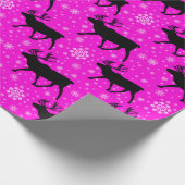 Pink-Rentiere und Schneeflocken-Muster Geschenkpapier (Ecke)