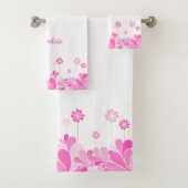Pink Retro Floral Bloom Bath Towel Set (Insitu)