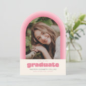 Pink Retro Striped Arch Graduation Announcement Einladung (Stehend Vorderseite)