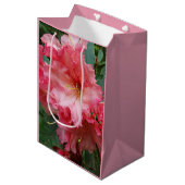 Pink Rhododendron Bloom Floral Mittlere Geschenktüte (Vorderseite Schrägansicht)