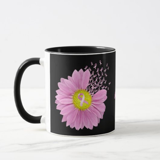 Pink Ribbon Daisy auf schwarz Tasse (Links)