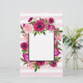 Pink Rose & Poppy Blumenstrauß auf rosa Streifen Briefpapier (Stehend Vorderseite)