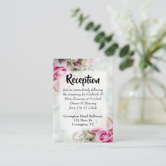 Pink Roses Bold Script Hochzeitsempfang Begleitkarte (Stehend Vorderseite)