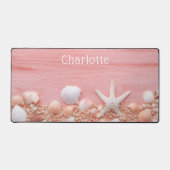 Pink Rustic Wood Beach Seashells Personalisierter Schreibtischunterlage (Vorderseite)