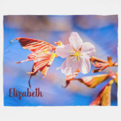 Pink Sakura Blume Blue Sky Fleecedecke (Vorderseite (Horizontal))