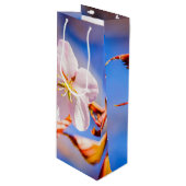 Pink Sakura Blume Blue Sky Geschenktüte Für Weinflaschen (Vorderseite Schrägansicht)