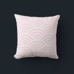 Pink Scallop Muster Kissen<br><div class="desc">Stilvoll und niedlich,  sind diese rosa und weiße Kissen in der Scallop-Form der perfekte Akzent für Ihr Wohnzimmer,  Ihre Halle oder Ihr Schlafzimmer. Hintergrundfarbe (schwarz) ist anpassbar!</div>