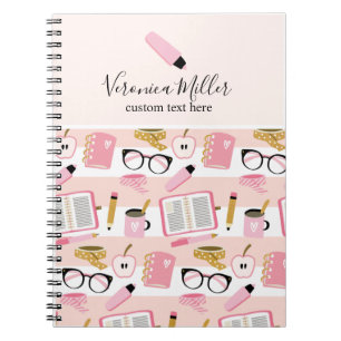 Pink School Girl Notebook mit bearbeitbarem Namen Notizblock