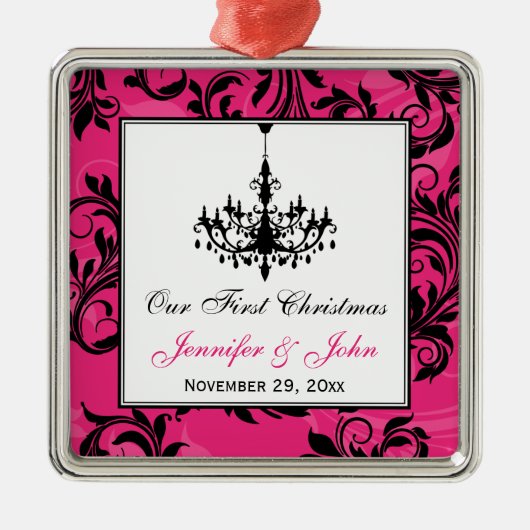 Pink Schwarz-weiß Chandelier Scroll 1. Weihnachten Ornament Aus Metall (Vorne)
