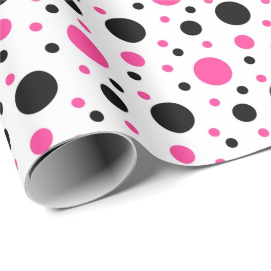 Pink Schwarz-weiß Polka Dots Geschenkpapier (Rolleneckpunkt)