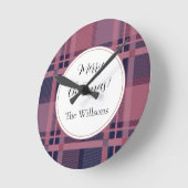 Pink Scottish Lady Tartan Pattern Merry Christmas Runde Wanduhr (Winkel)