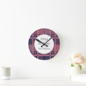 Pink Scottish Lady Tartan Pattern Merry Christmas Runde Wanduhr (Zuhause)