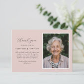 Pink Script Foto Beileid Beerdigung Memorial Dankeskarte (Stehend Vorderseite)