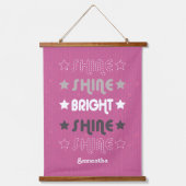 Pink Shine. Shine. Hell. Shine. Shine. Wandteppich Mit Holzrahmen (Vorderseite)