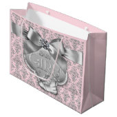 Pink Silver Damask Baby Girl Große Geschenktüte (Vorderseite Schrägansicht)