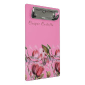 Pink Simple Beruflich Calligraphy Magnolias Mini Klemmbrett (Schrägansicht)
