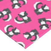 Pink Skunk Geburtstagspartei Tischdecke (Schrägansicht)