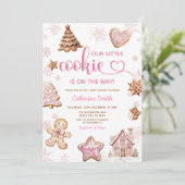 Pink Snowflakes Gingerbread Christmas Baby Shower Einladung (Stehend Vorderseite)