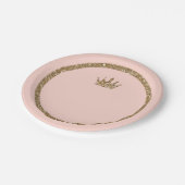 Pink Sparkly Gold Glitter Sweet 16 Princess Crown Pappteller (Schrägansicht)