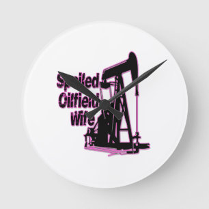 Pink Spoiled Oilfield Wife Runde Wanduhr