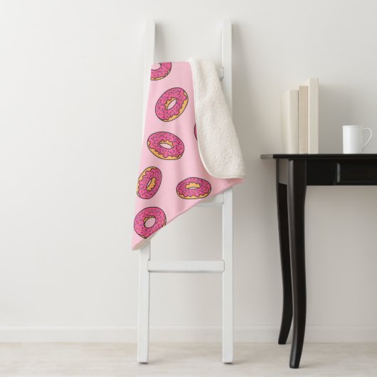Pink Sprinkle Donut Muster Sherpadecke (Beispiel)