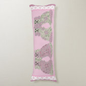 Pink Staffordshire Hunde Lumbar Seitenschläferkissen (Vorderseite Vertikal)