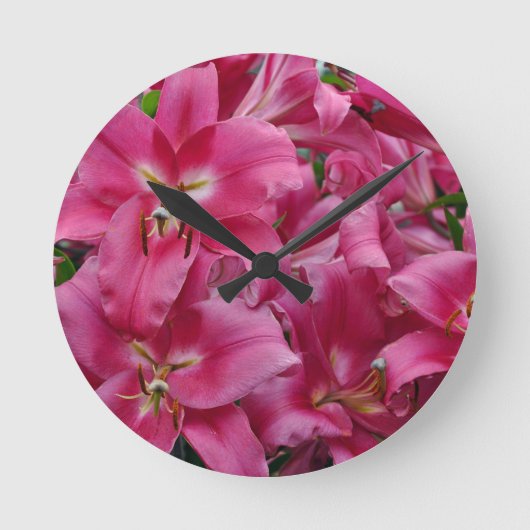 Pink stargazer lilies runde wanduhr (Vorderseite)