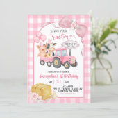 Pink Start Your Tractor Farm Animals Birthday Einladung (Stehend Vorderseite)